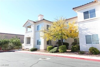 2100 Black Island St in Las Vegas, NV - Building Photo - Building Photo