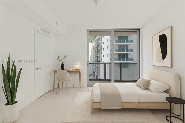 488 NE 18th St, Unit 501 in Miami, FL - Building Photo - Building Photo