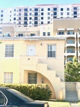 15 Santillane Ave-Unit -3 in Coral Gables, FL - Building Photo - Building Photo