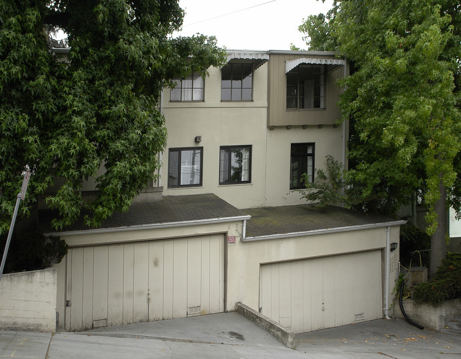 2616-2622 Ivy Dr in Oakland, CA - Building Photo