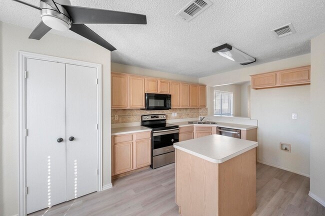 4913 Mountain Ridge Ln in McKinney, TX - Building Photo - Building Photo