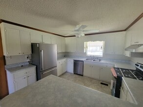 1351 Old Ray City Rd in Nashville, GA - Building Photo - Building Photo