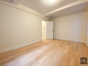 EAST 56 STREET in New York, NY - Foto de edificio - Building Photo