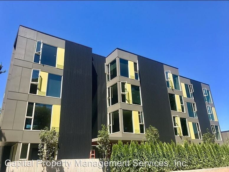 1313 SE Lambert St in Portland, OR - Building Photo