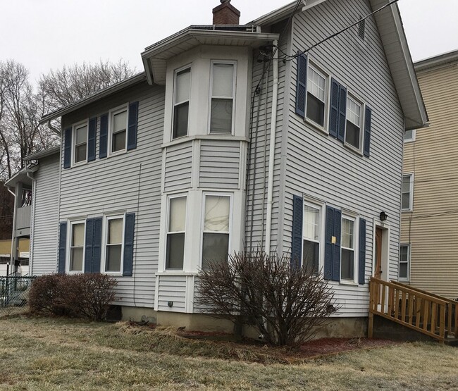 278 E Main St in Chicopee, MA - Building Photo - Building Photo