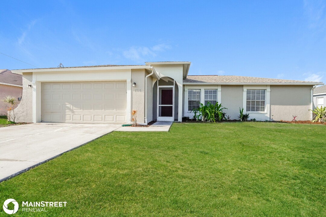 1510 SW 13th Terrace in Cape Coral, FL - Foto de edificio