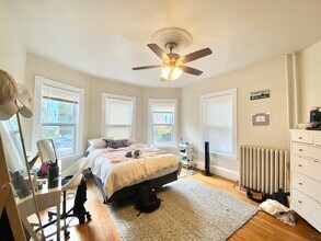 89 Hillside St, Unit 3 in Boston, MA - Foto de edificio - Building Photo