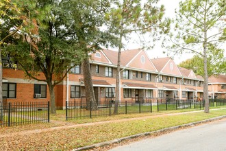 Cuney Homes in Houston, TX - Building Photo - Building Photo