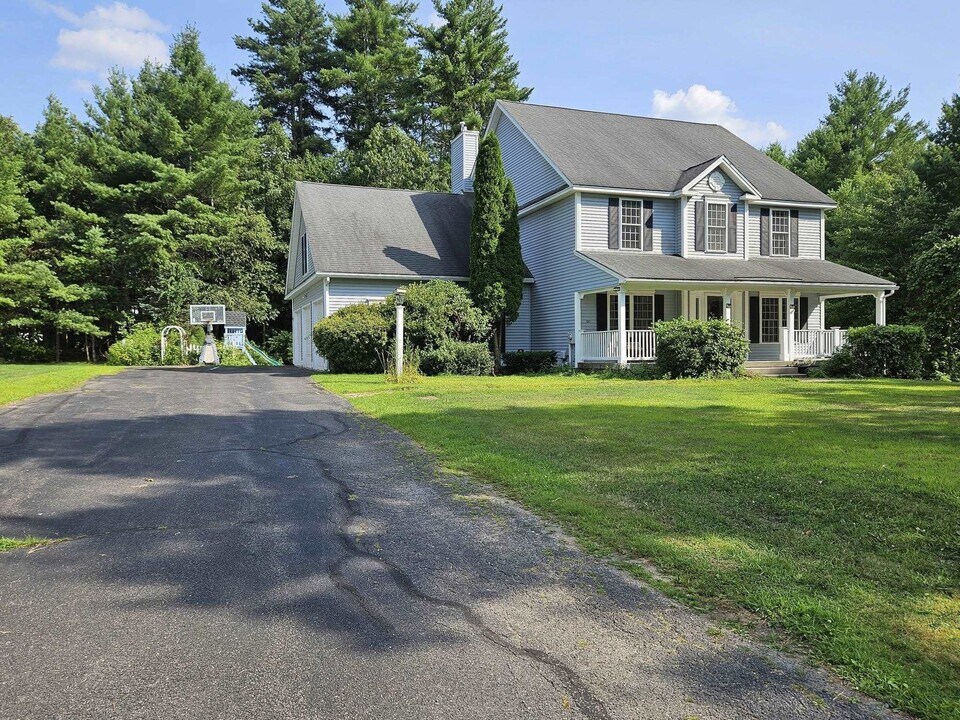 50 Winding Rd in Bedford, NH - Building Photo