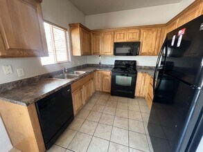 441 N 2480 W in Hurricane, UT - Foto de edificio - Building Photo