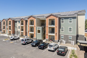 Olive Ranch Apartments in Oroville, CA - Foto de edificio - Building Photo