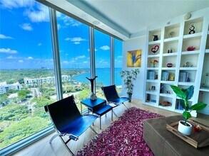 601 NE 36th St, Unit 1403 in Miami, FL - Building Photo - Building Photo