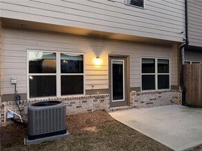 480 Rockfern Ct in Lilburn, GA - Building Photo - Building Photo