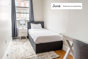 Room in Shared 4 bed/1 bath home in New York, NY - Building Photo