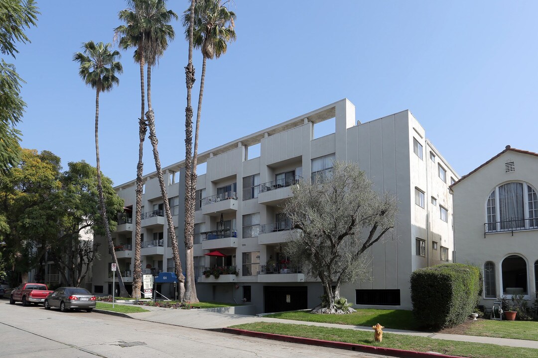 824 S Wooster St in Los Angeles, CA - Building Photo