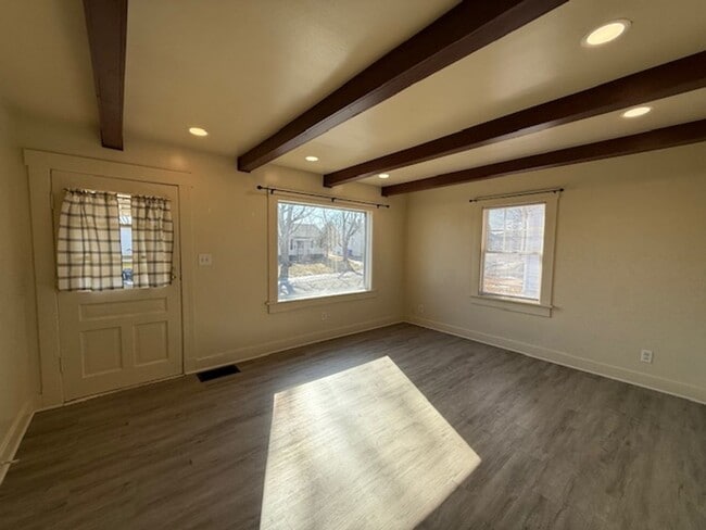 1408 E Buena Vista Ave in Decatur, IL - Building Photo - Building Photo