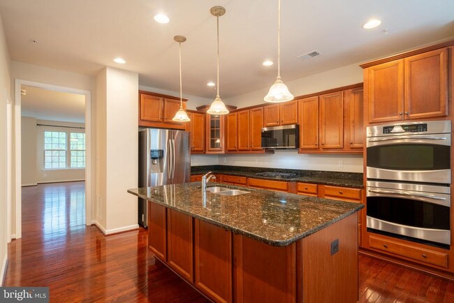 721 Sentry Square in Oxon Hill, MD - Foto de edificio - Building Photo
