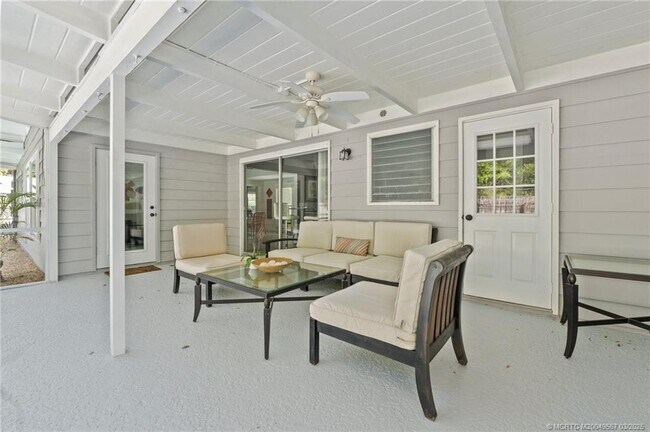 property at 530 S Manor Dr