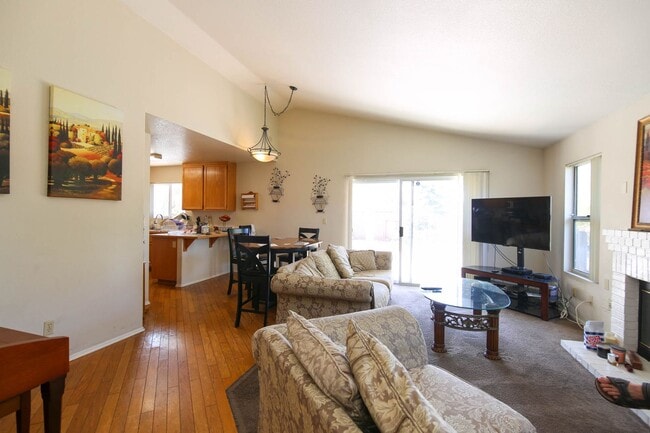 1189 Camino Del Sol in San Marcos, CA - Building Photo - Building Photo