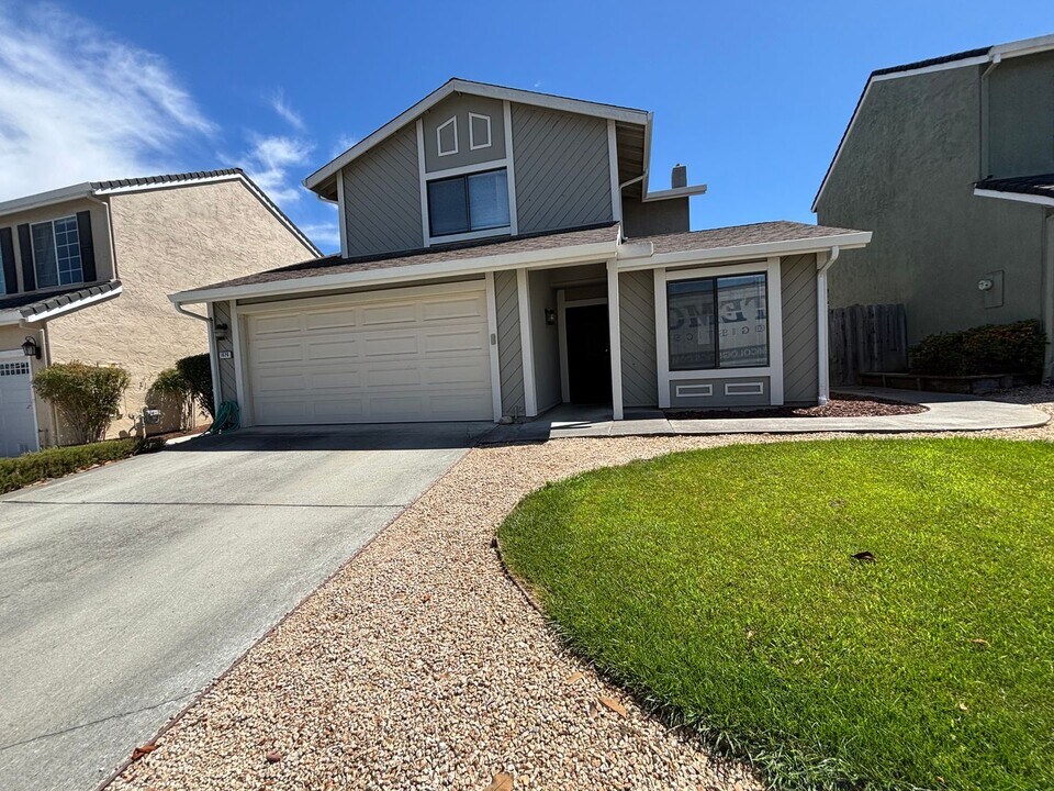 1626 Brentwood Ln in Gilroy, CA - Building Photo