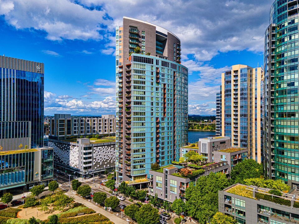 Mirabella at South Waterfront in Portland, OR - Foto de edificio