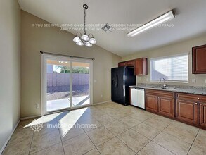 2325 W Hayden Peak Dr, Unit 2026 in San Tan Valley, AZ - Building Photo - Building Photo
