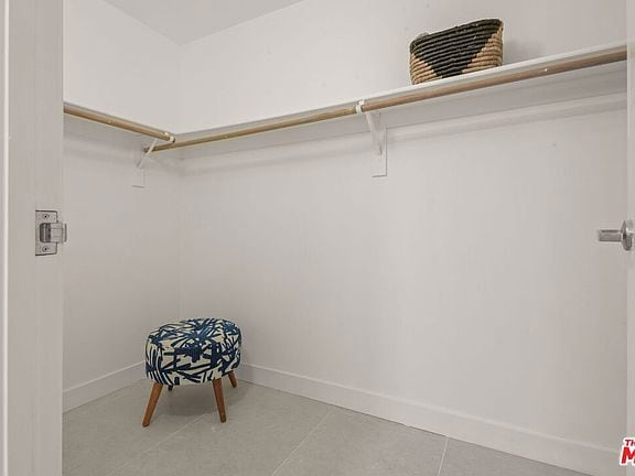 1130 Flower St in Los Angeles, CA - Foto de edificio - Building Photo