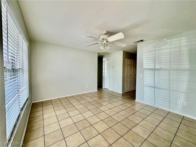 7433 Pebble Beach Rd in Ft. Myers, FL - Building Photo - Building Photo