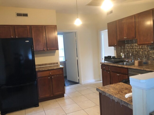 829 Princeton Blvd in Lowell, MA - Building Photo - Building Photo