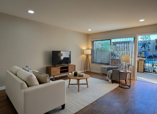 property at 1541 E Quincy Ave