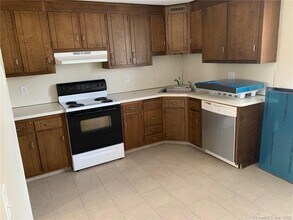 900 S Main St in Southington, CT - Building Photo - Building Photo