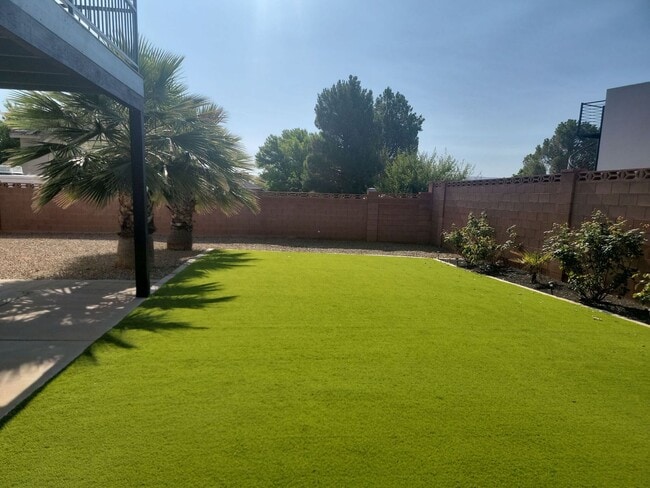 2384 E 40 N in Saint George, UT - Building Photo - Building Photo