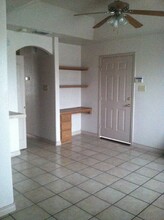 7123 Rosson Rd, Unit 7 in Laredo, TX - Building Photo - Building Photo