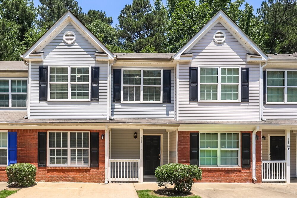 1315 Maple Valley Ct in Union City, GA - Foto de edificio