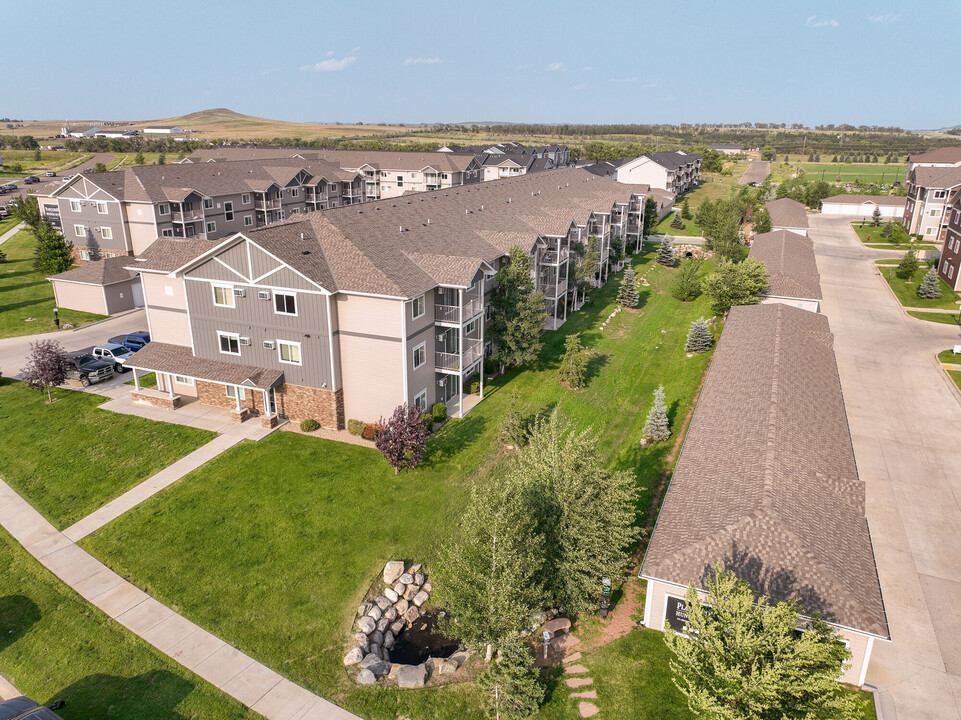 Plantation at Hunter's Run in Watford City, ND - Foto de edificio