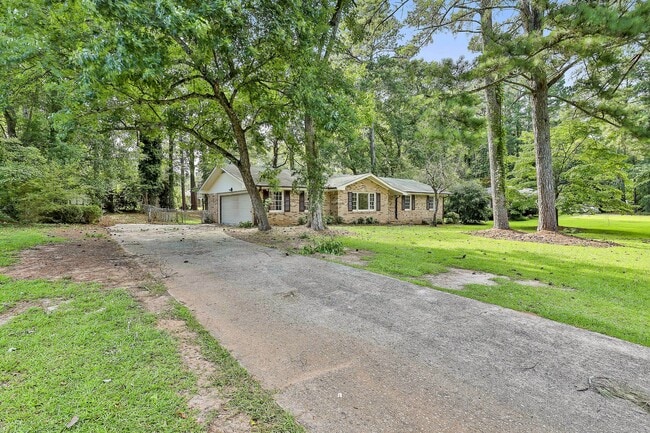 220 Gilbert Rd in Fayetteville, GA - Building Photo - Building Photo