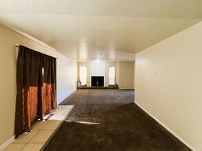 10227 Shadowridge Dr-Unit -10225 Shadowridge-1 in Oklahoma City, OK - Building Photo - Building Photo