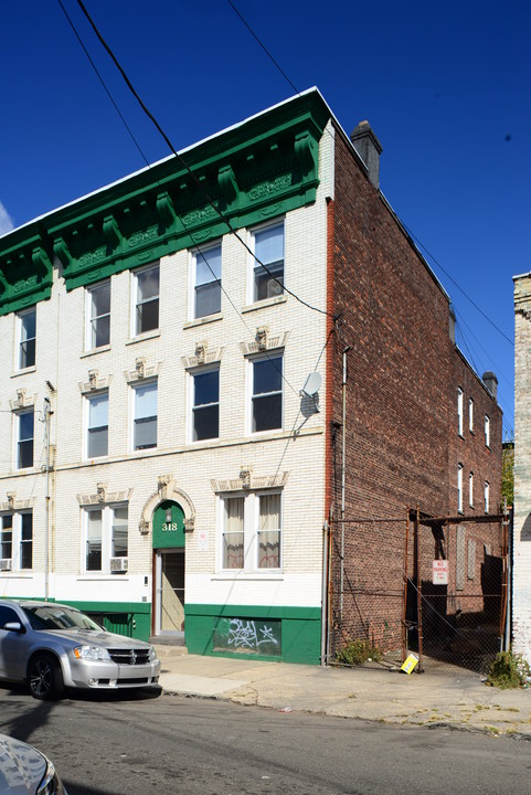 318-320 Forrest St in Jersey City, NJ - Building Photo