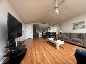 2459 Sweetwater Club Cir in Kissimmee, FL - Building Photo - Building Photo