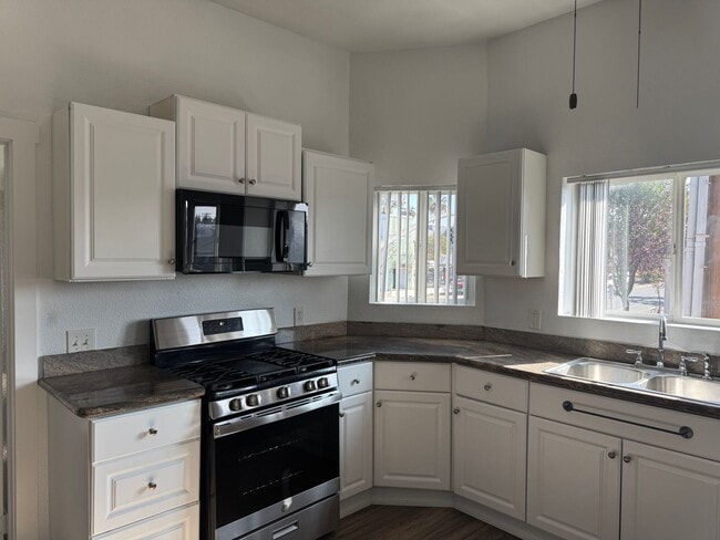 939 University Ave in San Diego, CA - Building Photo - Building Photo