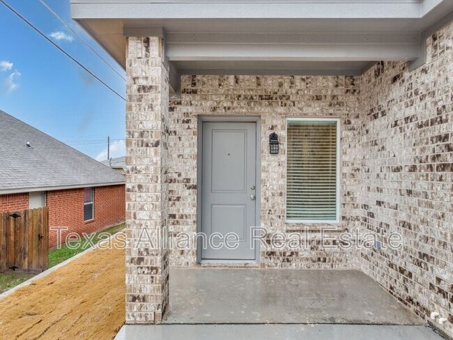 3207 Karen St in Fort Worth, TX - Building Photo - Building Photo