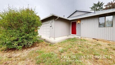 2215 SW 216th Ave in Beaverton, OR - Building Photo - Building Photo