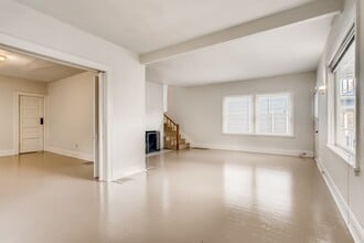2273 NW Hoyt St in Portland, OR - Foto de edificio - Building Photo