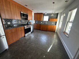 85 West St, Unit 85 West in Winooski, VT - Building Photo