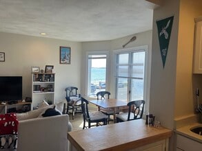 56 Humphrey St in Swampscott, MA - Building Photo - Building Photo