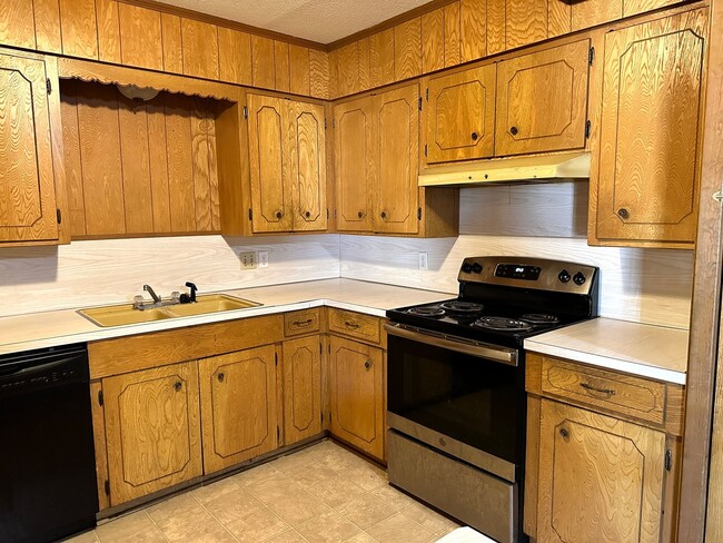 706 Manson St in Wolfe City, TX - Building Photo - Building Photo