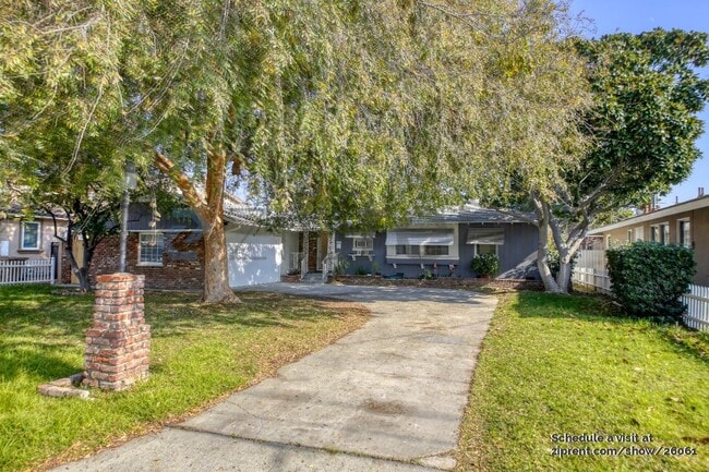 12102 Brookhaven Park in Garden Grove, CA - Building Photo - Building Photo