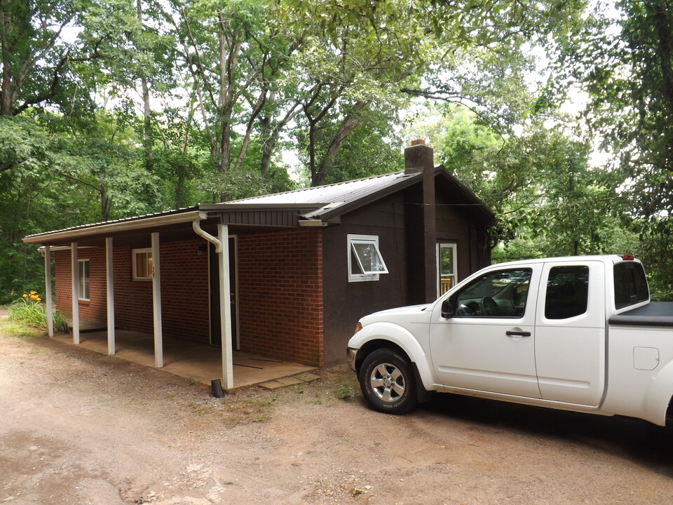 79 Oneida Ln in Cullowhee, NC - Building Photo
