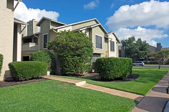 Summer Grove in Austin, TX - Foto de edificio - Building Photo