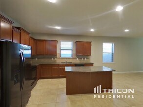 593 Alpine Thistle Dr in Brooksville, FL - Building Photo - Building Photo